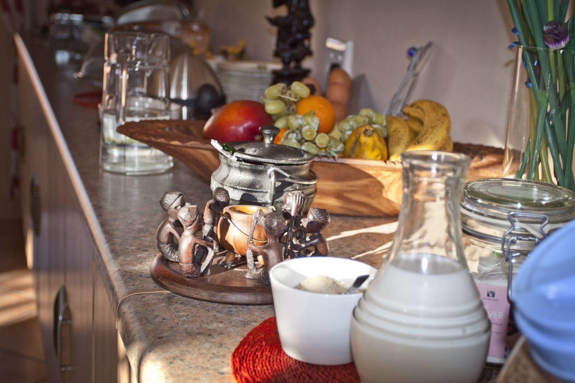 Cherry Tree Cottage B&B Linden Йоханнесбург Экстерьер фото